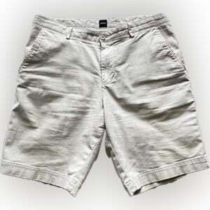 Hugo Boss shorts 32